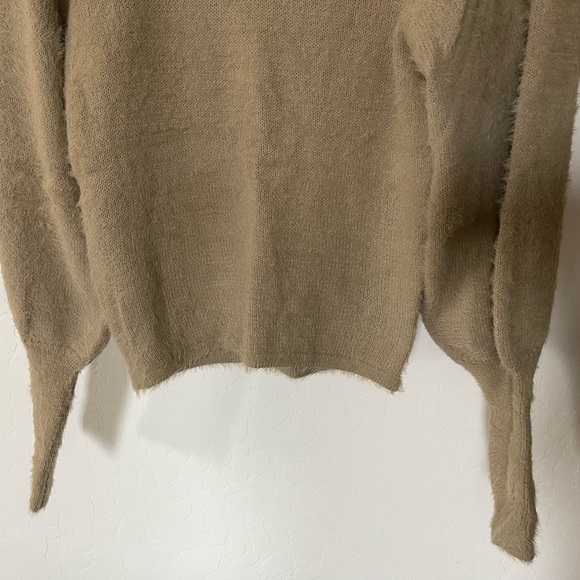 Tan Fuzzy Faux Mohair Crewneck Sweater, Size Medium•••NWT, Cute Teddy Style - Picture 5 of 10